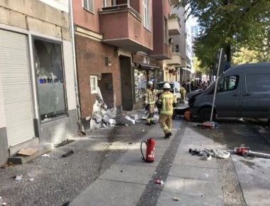 Αυτοκίνητο έπεσε σε πεζούς στο Βερολίνο – Τουλάχιστον πέντε τραυματίες (φωτο)